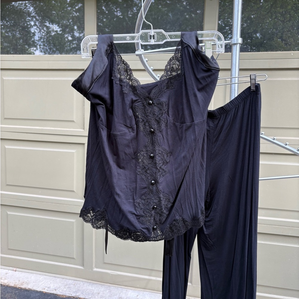 Elegant Black Lace Trim Sleepwear Set